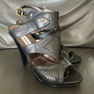 Steve Madden Madalynn Strappy Platform High Heel Sandals Sz 8.5